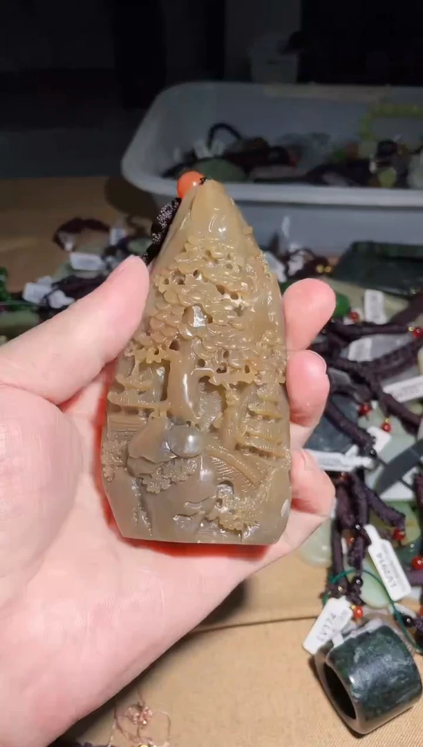 颈饰未镶嵌和田玉1