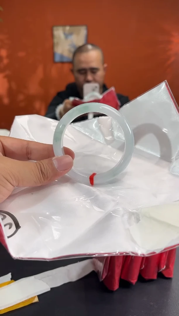 未镶嵌手镯翡翠2         圈口56