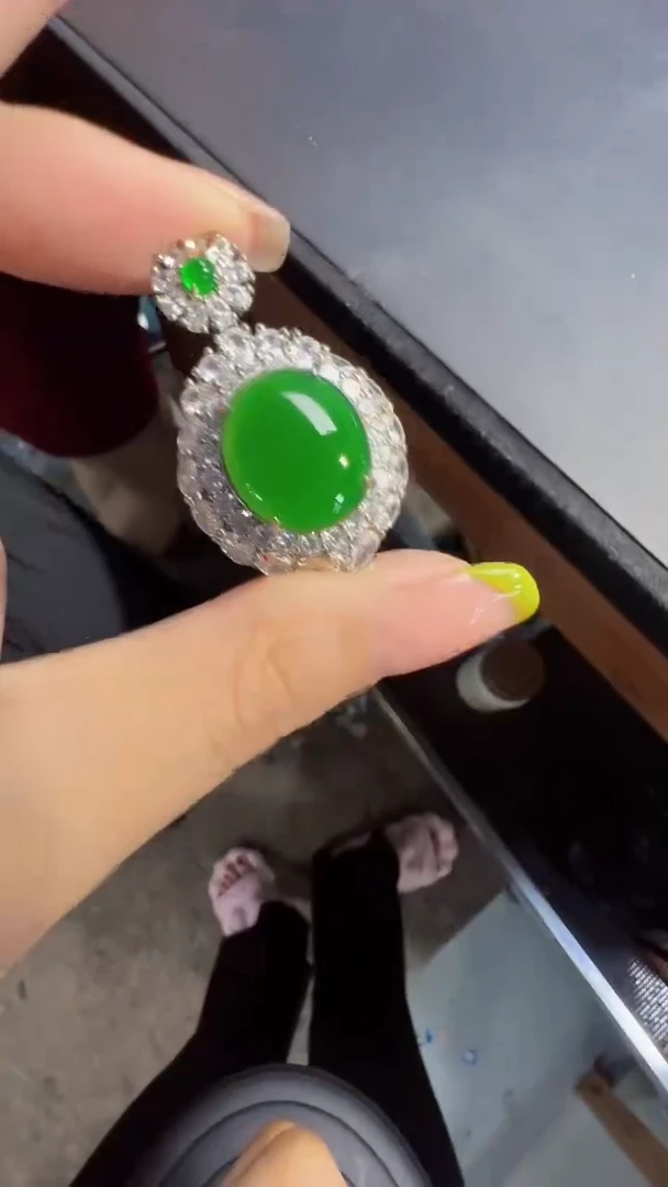 未镶嵌定制翡翠翡翠A货有轻微色差属于正常现象鸽子蛋多样性发货1