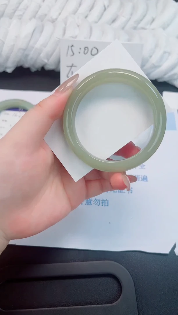 未镶嵌手镯石英质玉133-
