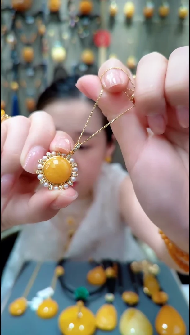 蜜蜡银S925镀金镶嵌珠宝奇石﹣D341蜜蜡吊坠