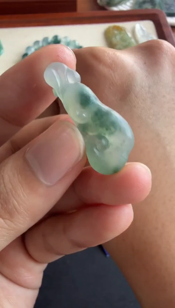 未镶嵌定制翡翠如意