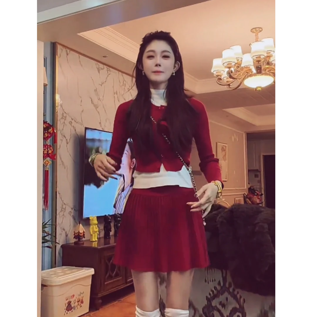 流行一整套2025圣诞新年气质减龄辣妹风打底衫开衫短裙三件