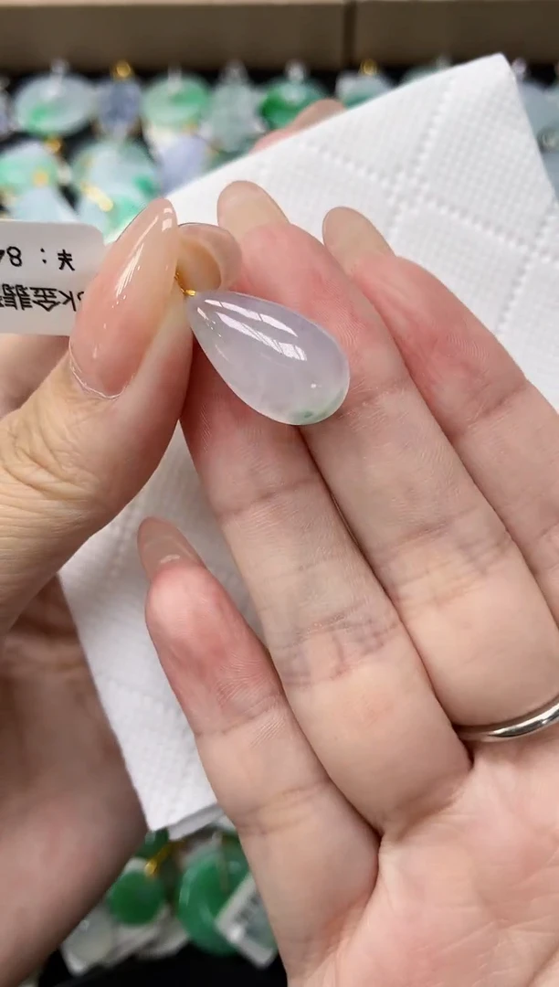 颈饰18K金镶嵌翡翠11111111111