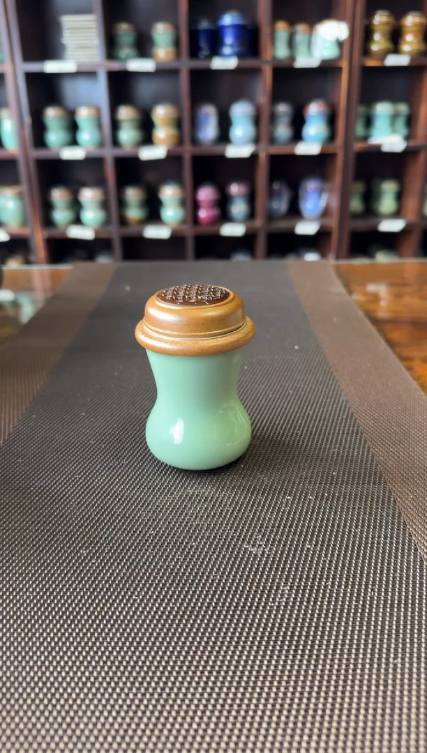 金钱扁儿 梅子青 一对  一只竹蛉