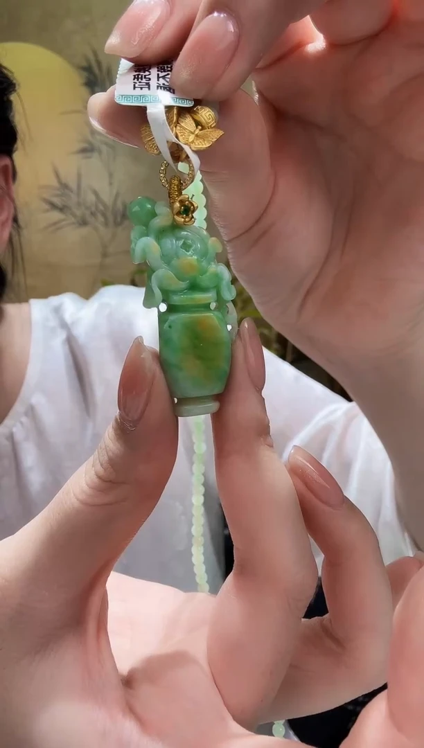 颈饰未镶嵌翡翠吊坠