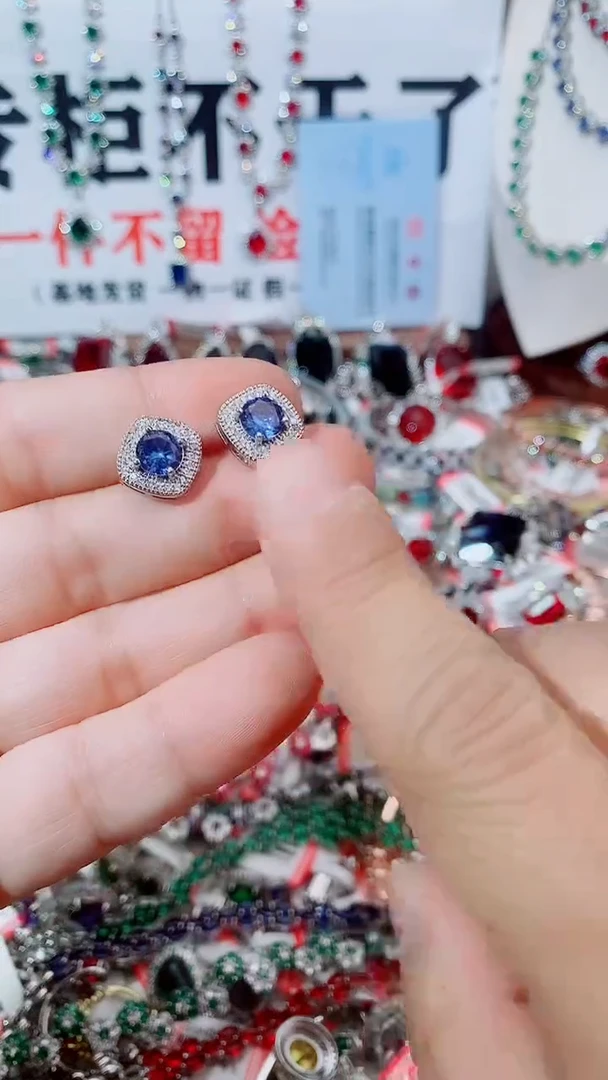 耳饰蓝宝石未镶嵌蓝宝石耳钉