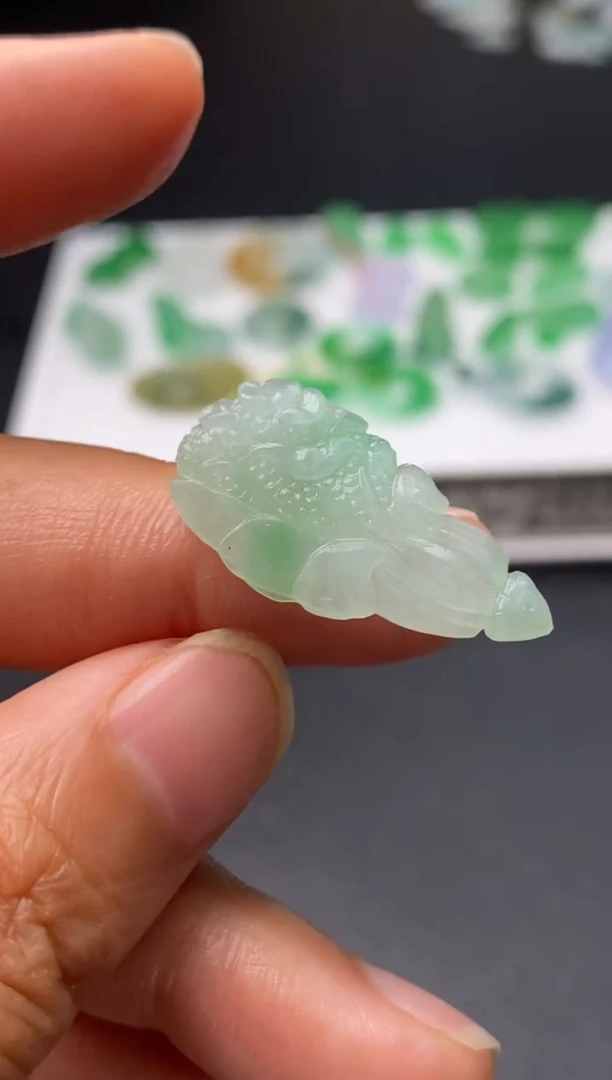 定制翡翠未镶嵌翡翠毛货多样性发其一