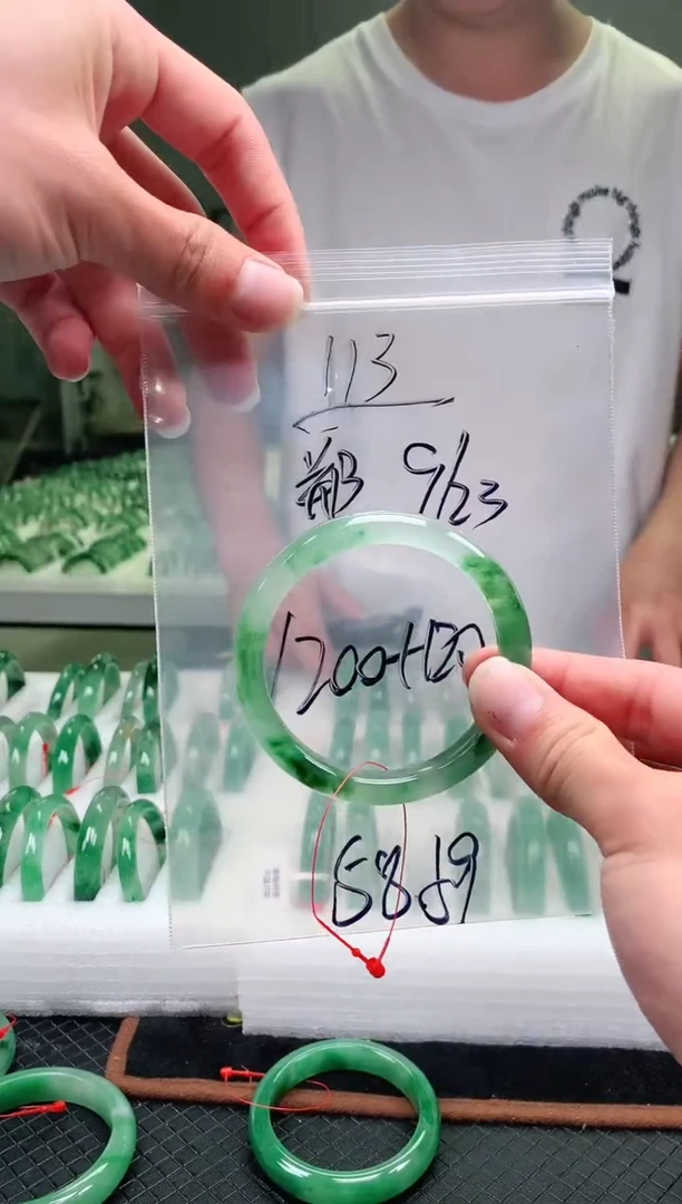 未镶嵌非洲翠手镯石英质玉非洲翠手镯58-59圈口113号