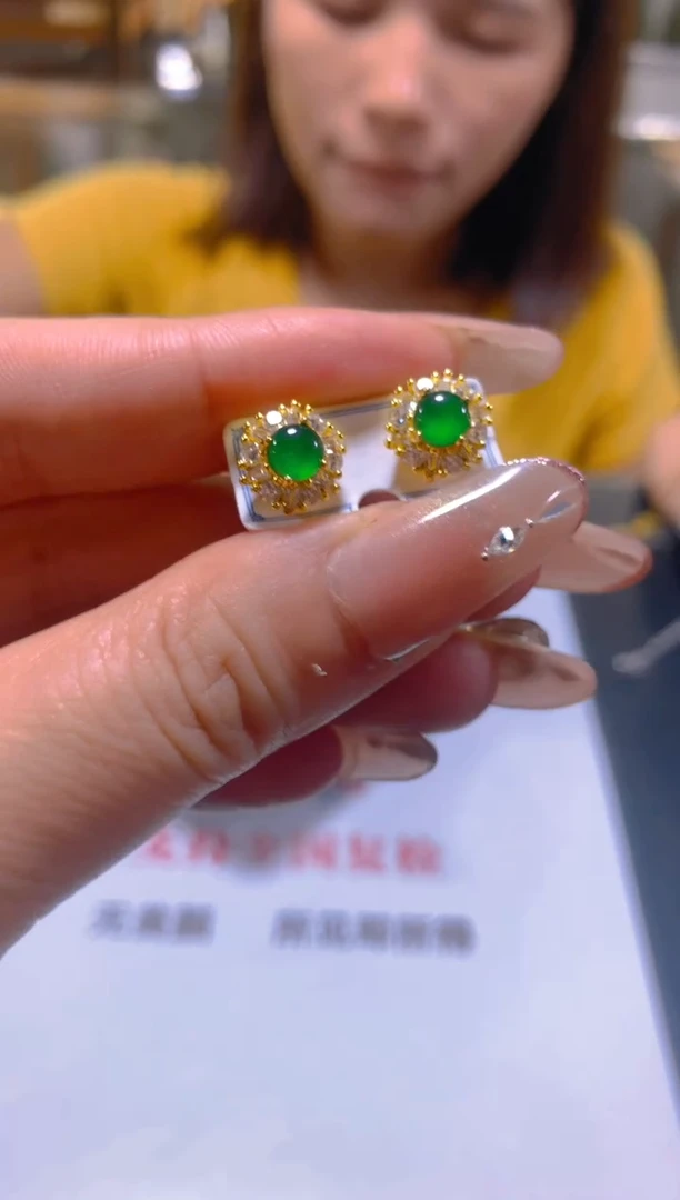 未镶嵌翡翠耳饰多样性发一