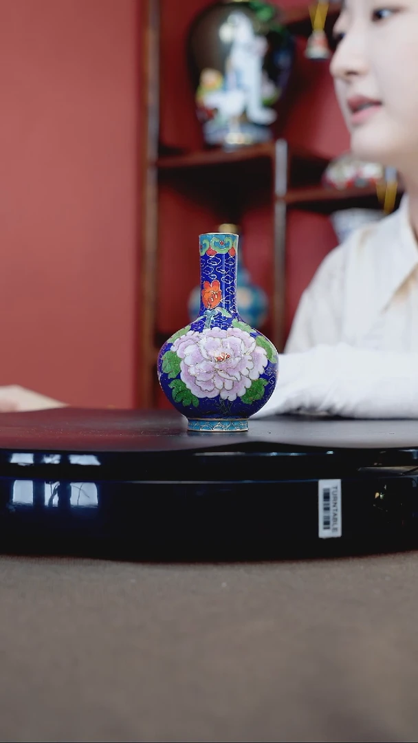 景泰蓝    万花天球瓶
