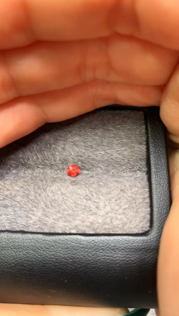 【闪购商品】定制尖晶石裸石未镶嵌五角星型 三文鱼色调 0.26ct