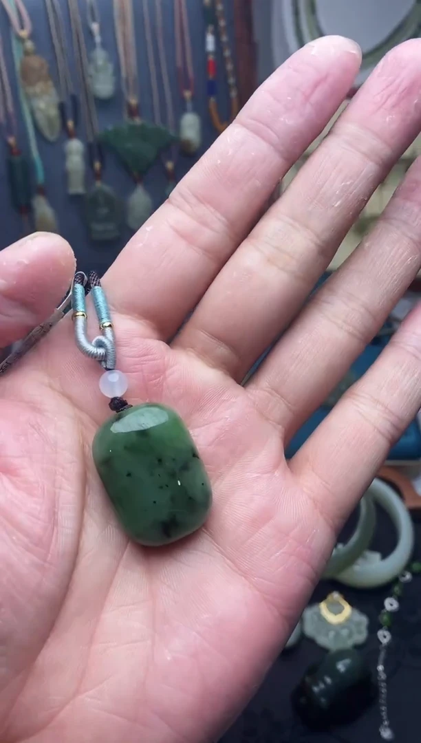 颈饰未镶嵌和田玉1