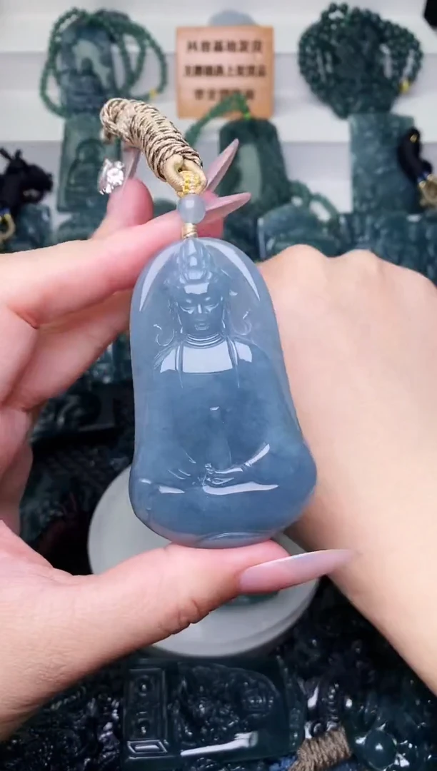 颈饰未镶嵌翡翠