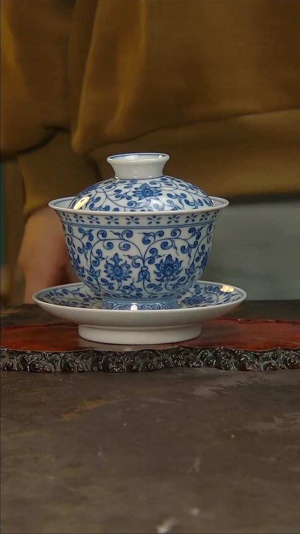 【闪购商品】青花手绘缠枝莲三才盖碗