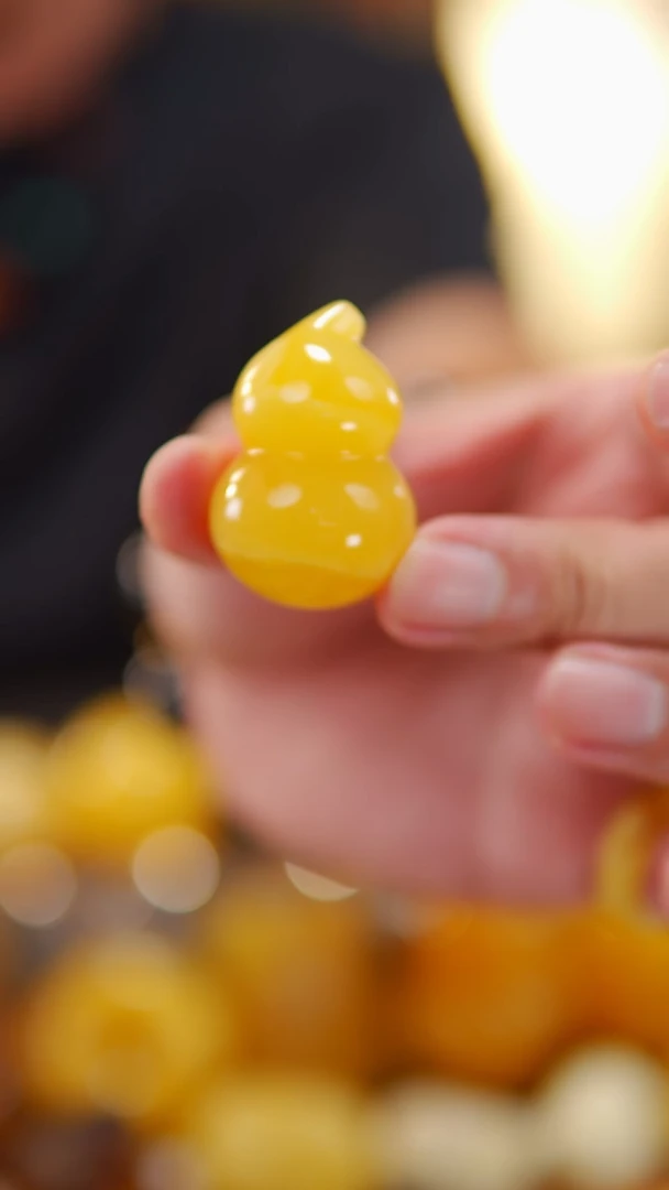 未镶嵌蜜蜡裸石15.1焦皮料葫芦