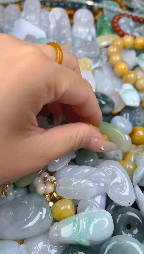 翡翠未镶嵌颈饰闪购0001547