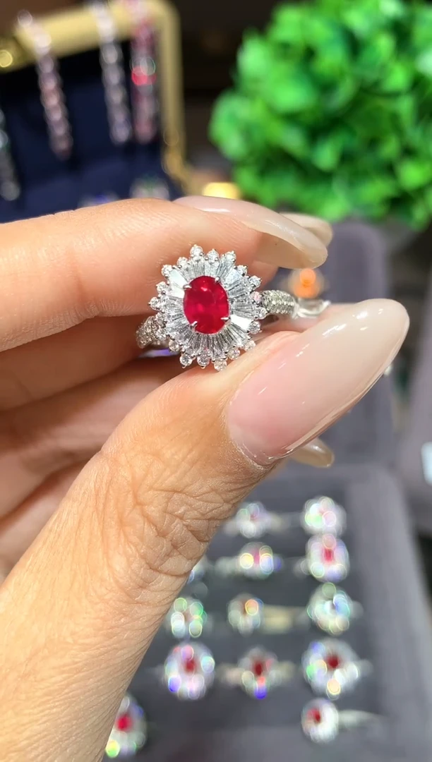 18K金镶嵌戒指红宝石1.04ct