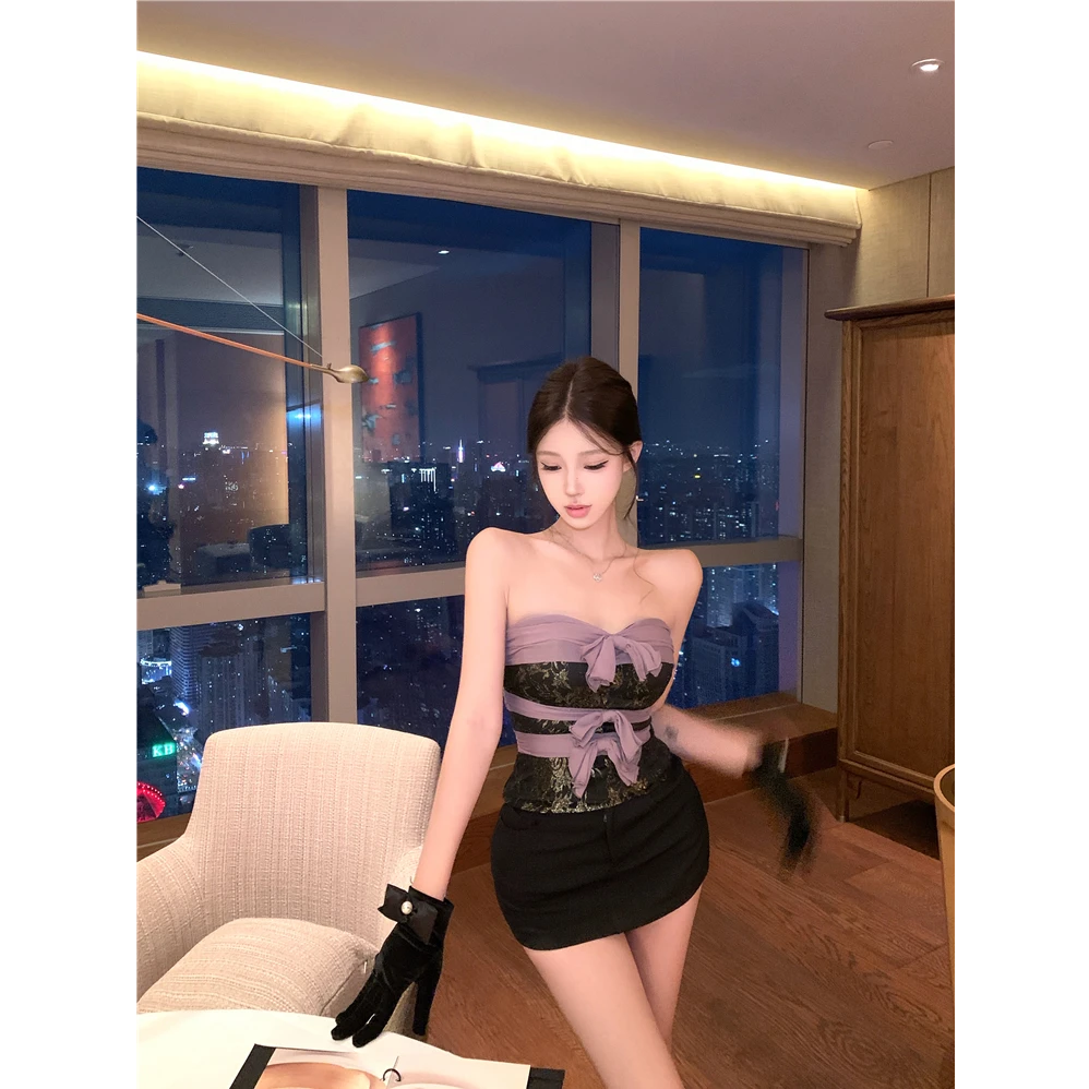 韩系气质女神2025夏季新款甜辣减龄一字肩抹胸上衣配高腰短裙套装