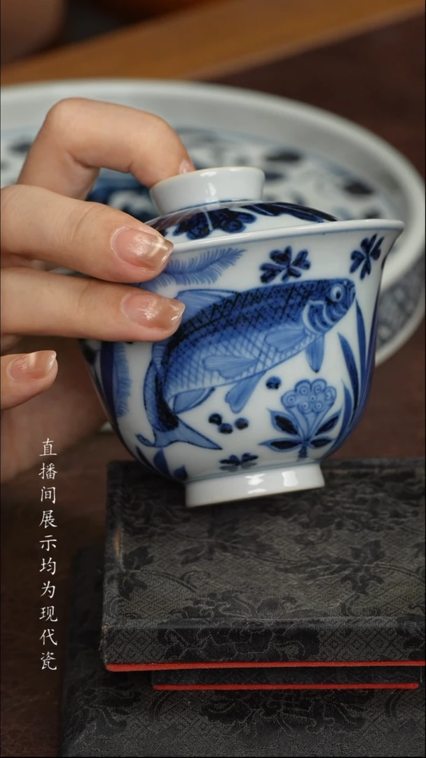 素月明河鱼藻盖碗
