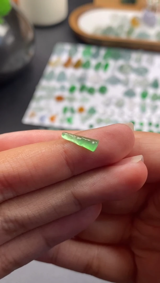 颈饰未镶嵌翡翠冰甜绿竹节