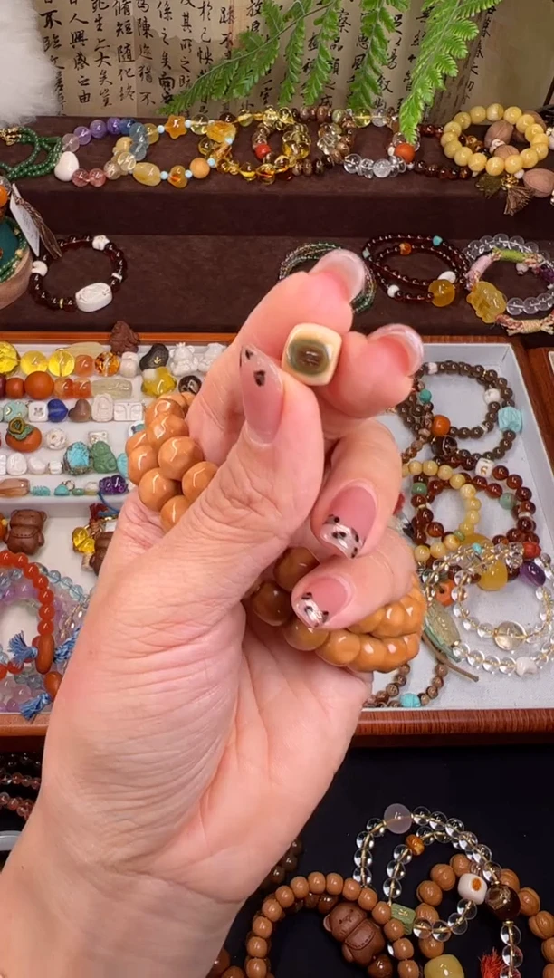 牙牙蓝眼单颗裸石