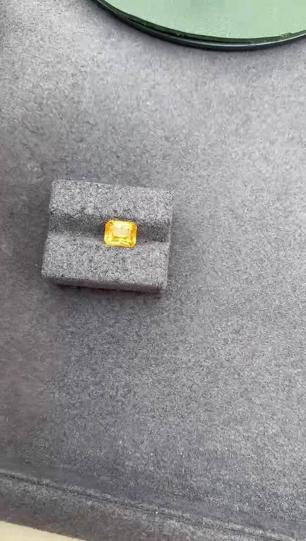 【闪购商品】彩色蓝宝石裸石未镶嵌2.1ct黄蓝宝