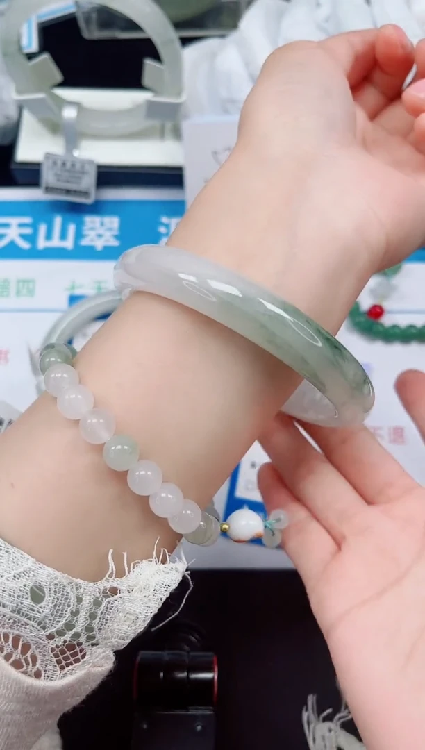 未镶嵌手镯石英质玉142-65/66