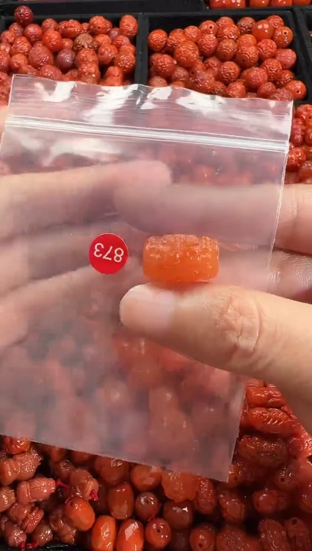 颈饰未镶嵌南红玛瑙1