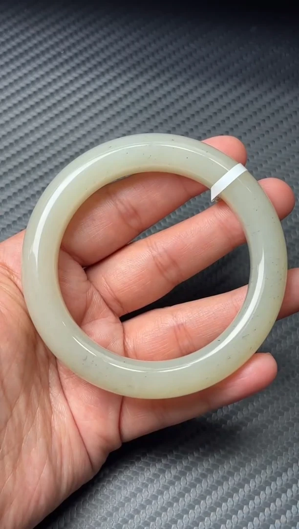 未镶嵌手镯和田玉和田黑山微色差57+m