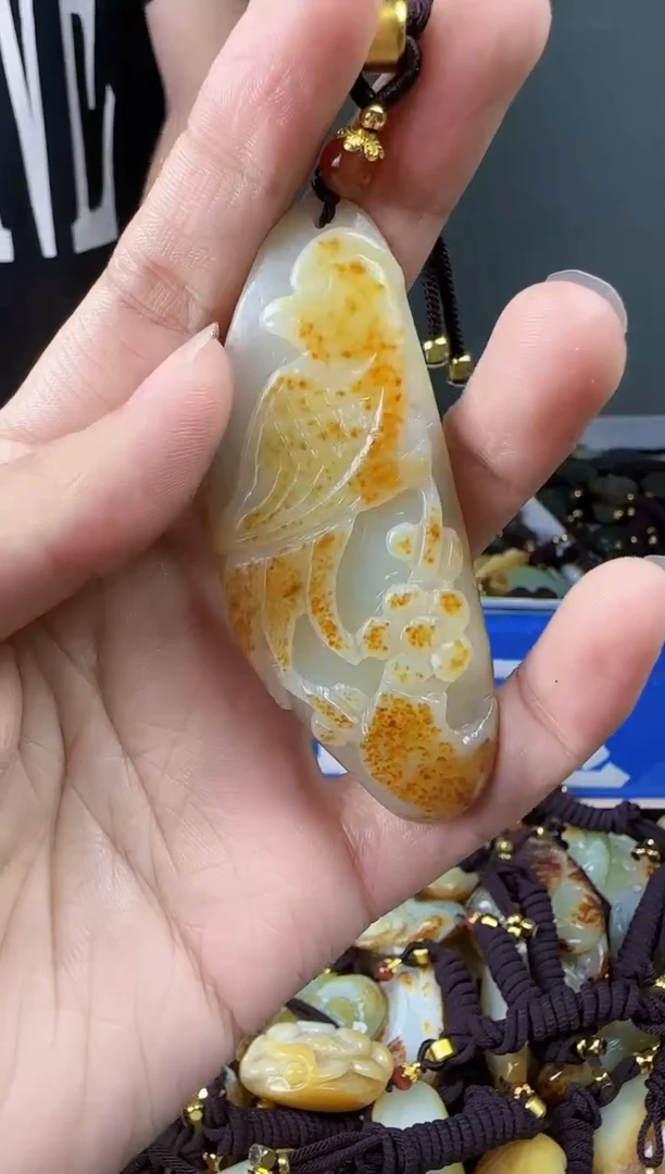 和田玉未镶嵌颈饰1