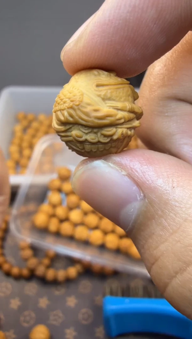 吊坠猴头核桃金蟾   财