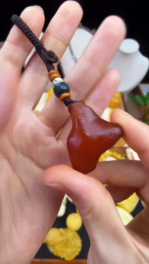 琥珀未镶嵌珠宝奇石柒月