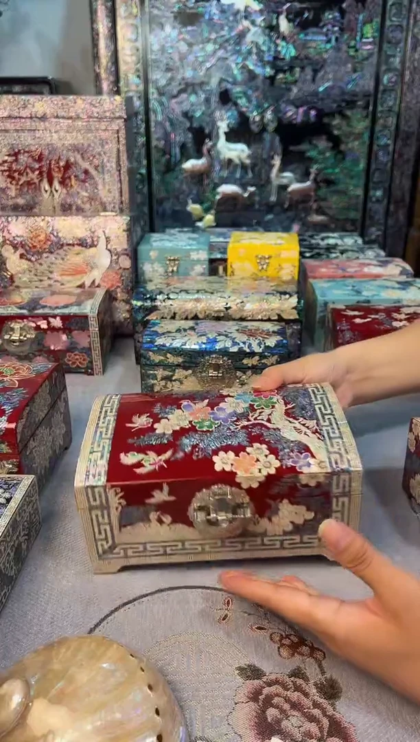 鱼锁绒布底·弘贝雅螺钿漆器文化馆