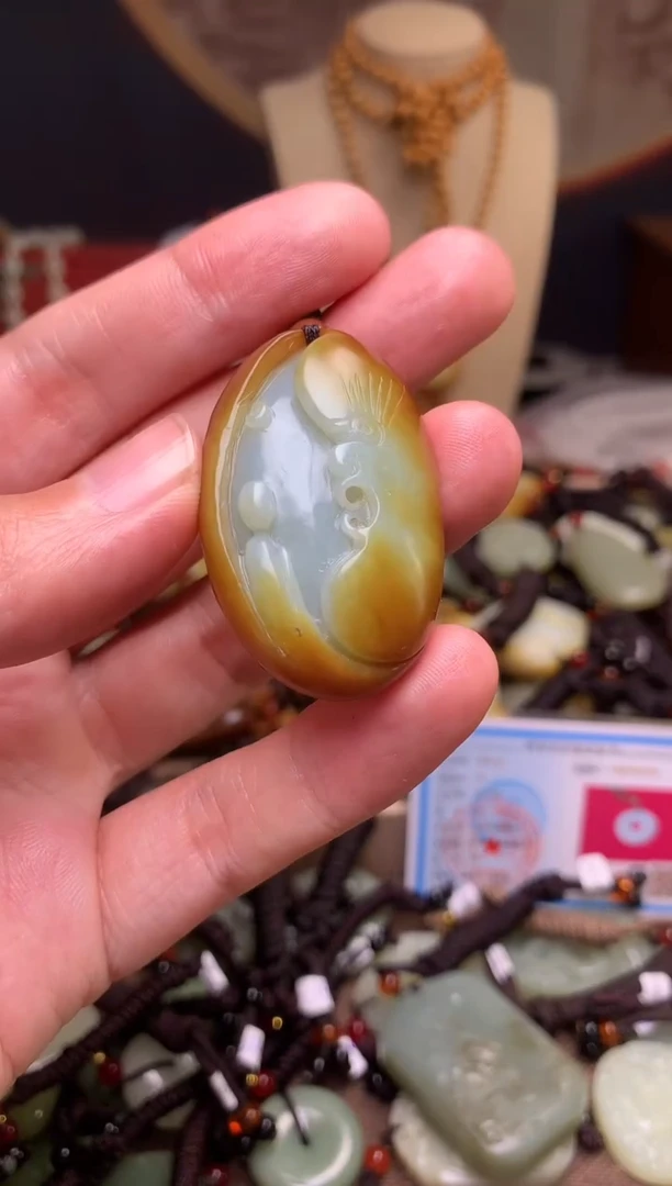 颈饰未镶嵌和田玉新疆料青海料清水和田玉吊坠