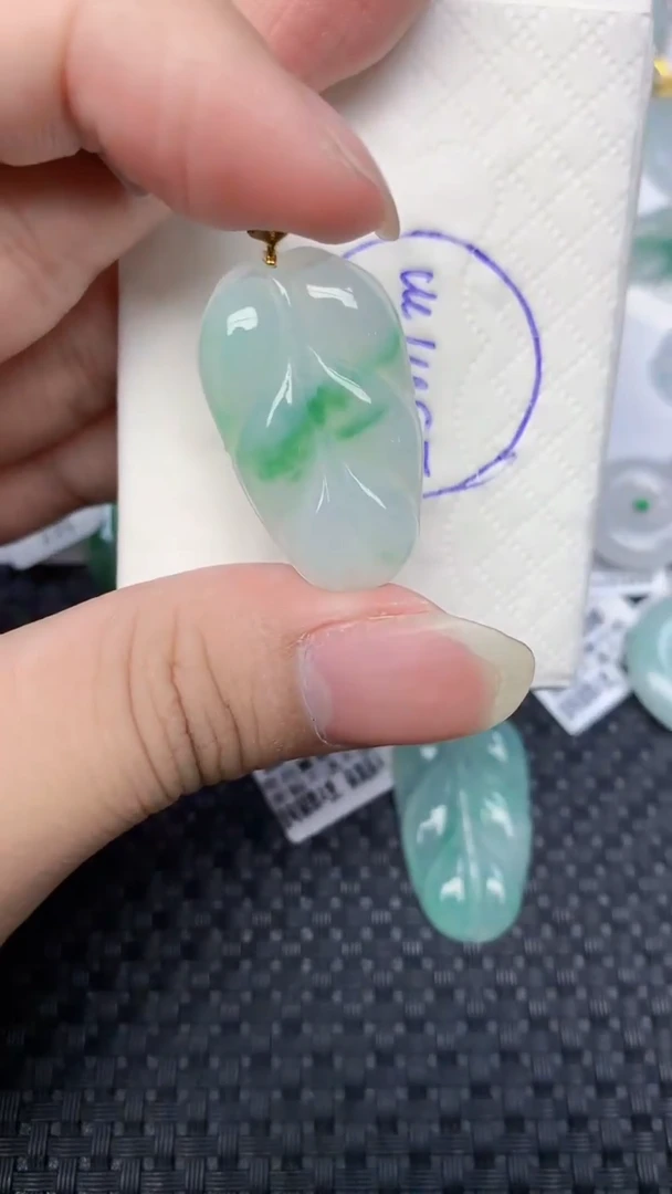 颈饰18K金镶嵌翡翠天然缅甸翡翠a货百元以上9元证书费自理