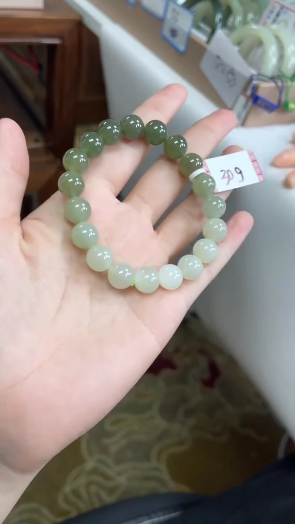 未镶嵌手镯和田玉10