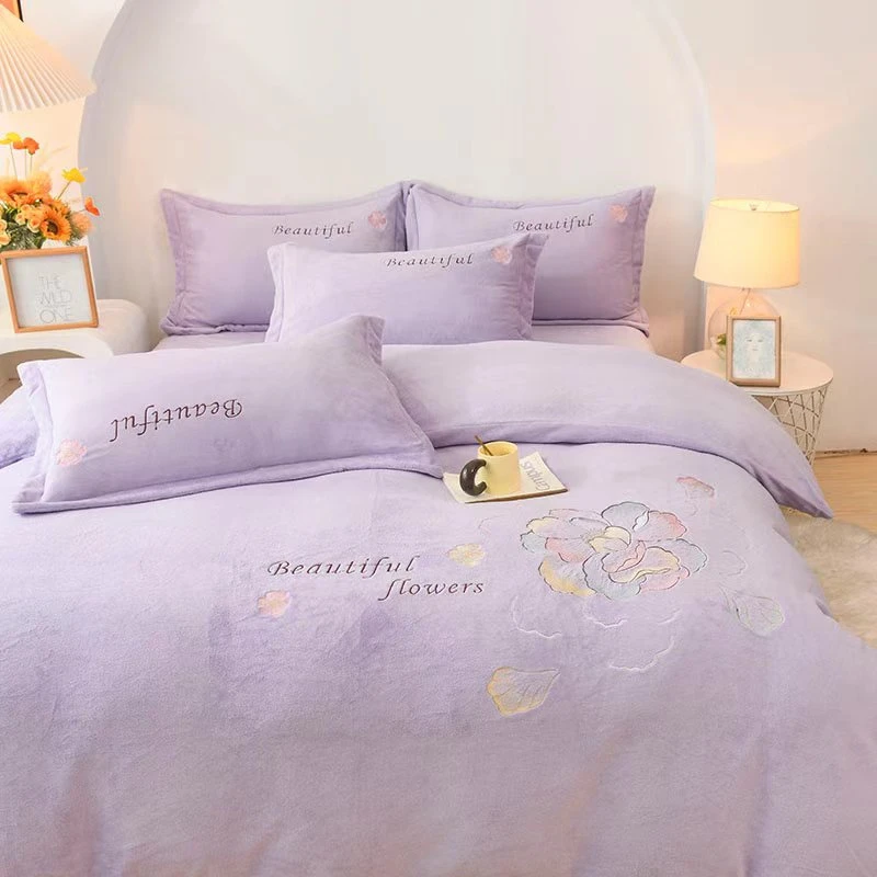 新粉福力 孤品套件四件套双面绒绣花柔软单品四件套被子等。。可爱