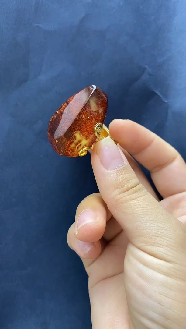 裸石琥珀未镶嵌戒指