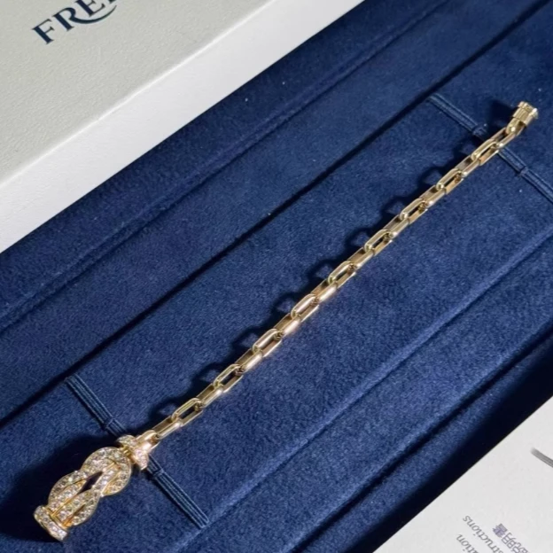 99新 FRED/斐登 小花林林 大号8字扣手链 18k黄金 15码