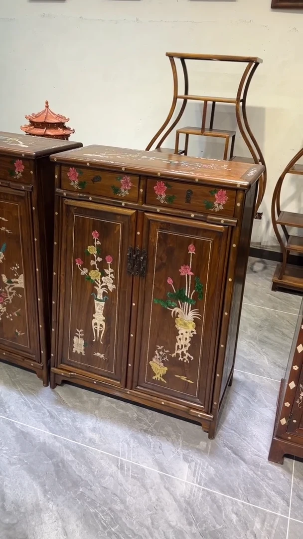 木梅兰竹菊螺钿面条柜