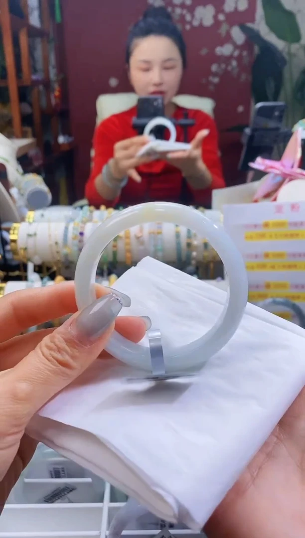 【闪购商品】翡翠手镯未镶嵌55黄翡5556/10.6*7.4