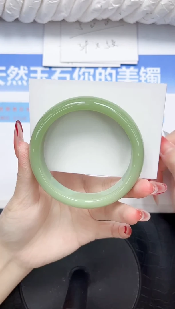 石英质玉手镯未镶嵌125-59