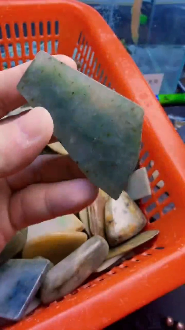 翡翠挂件未镶嵌如***贝天然翡翠201