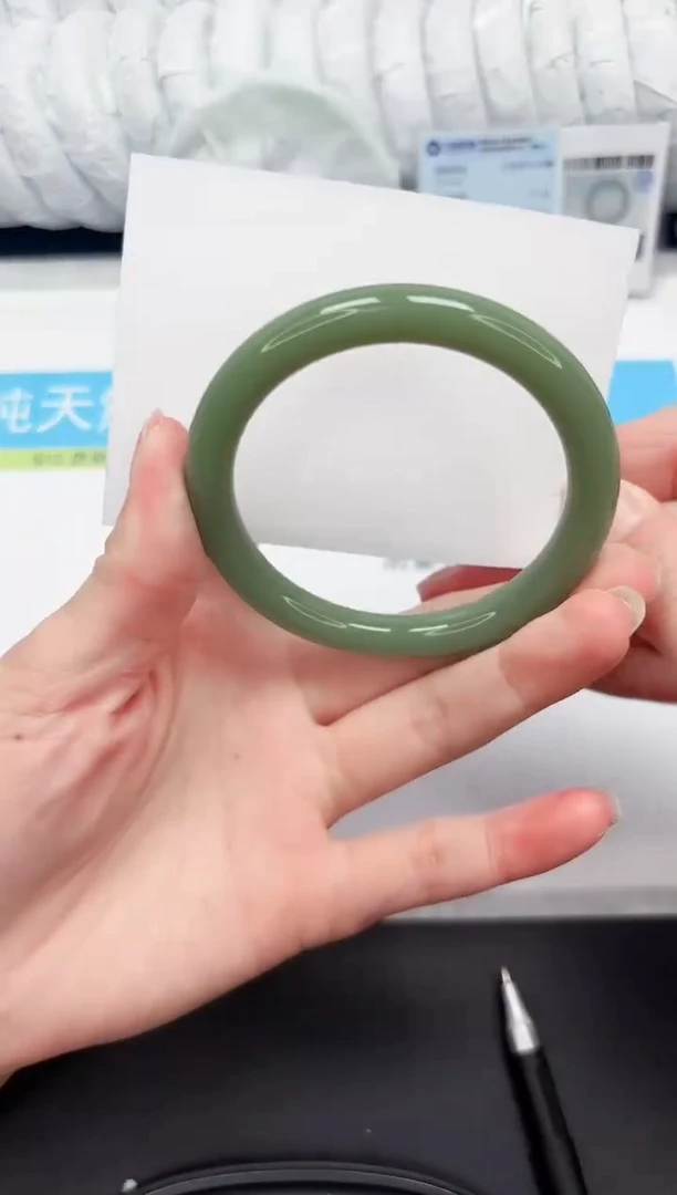 【闪购商品】石英质玉手镯未镶嵌182-57.1
