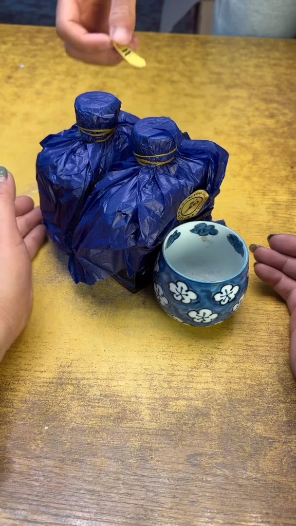 瓷器瓷瑕疵老破旧117一对葡萄碗