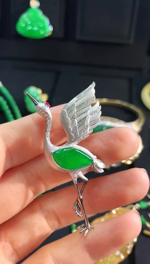 【闪购商品】翡翠颈饰18K金镶嵌胸针