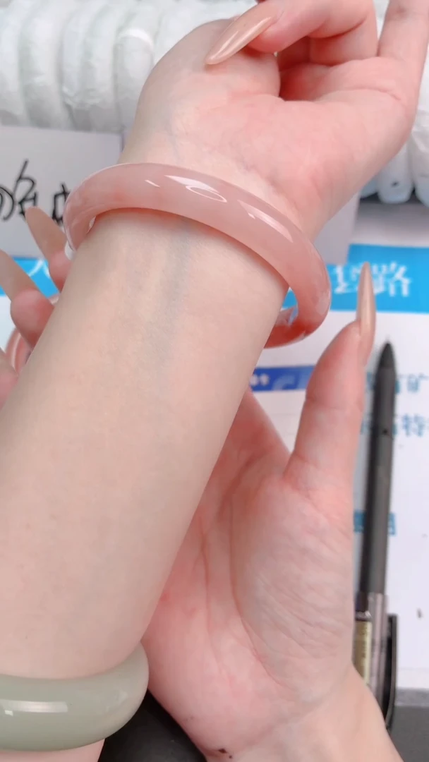 未镶嵌手镯石英质玉桃花酿60-圈口56-236