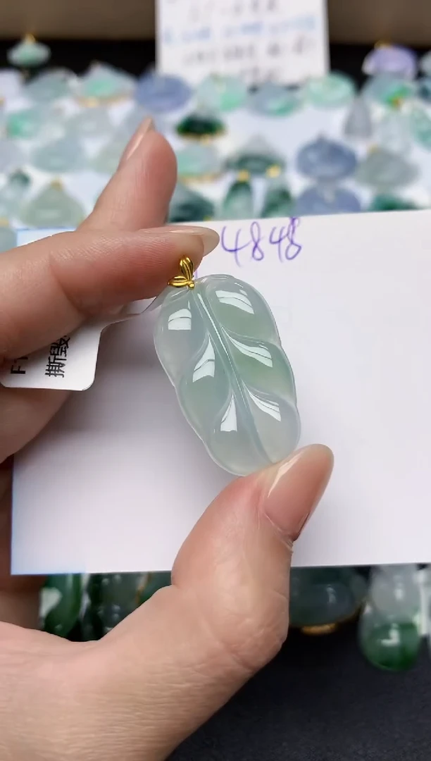 颈饰18K金镶嵌翡翠天然缅甸A货翡翠百元以上9元证书费自理