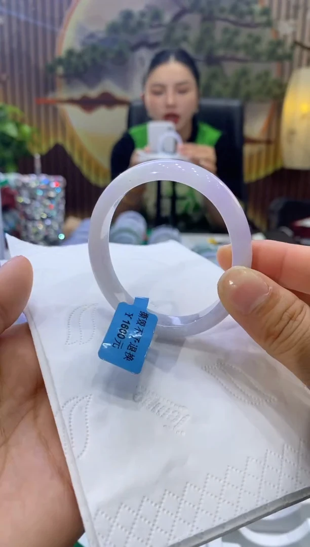 【闪购商品】翡翠手镯未镶嵌多人05655